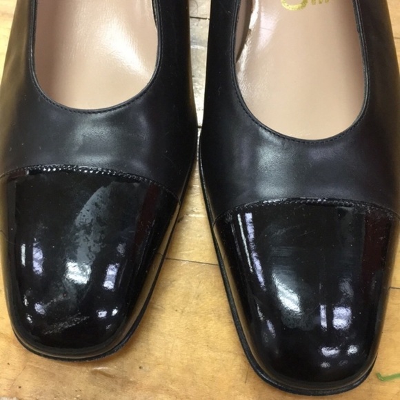 EUC 9Aaa Ferragamo SlingBack kitten heel pumps - Picture 2 of 8